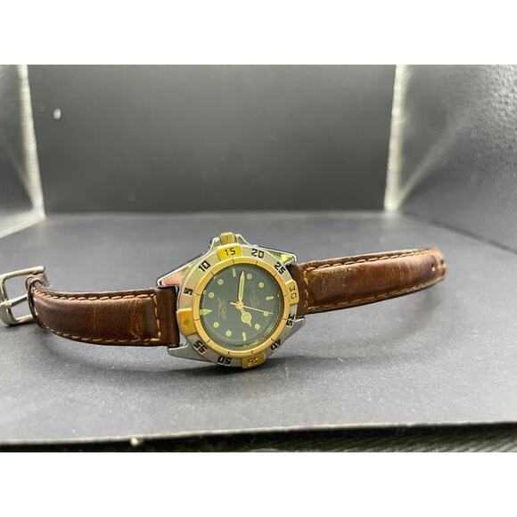 Vtg Freestyle Watch Women Silver Gold Two Tone Brown Leather Band 300 Ft WR main image 9